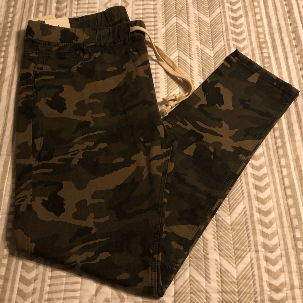 Camo Jogger (Jean-like Material)